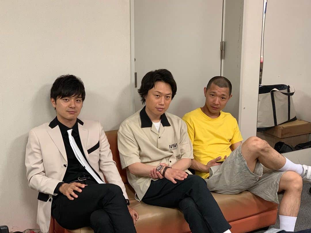池田真一のインスタグラム：「河野とリリーさんの私服めちゃくちゃ似てる！ いや、今井どっか行けやー！」