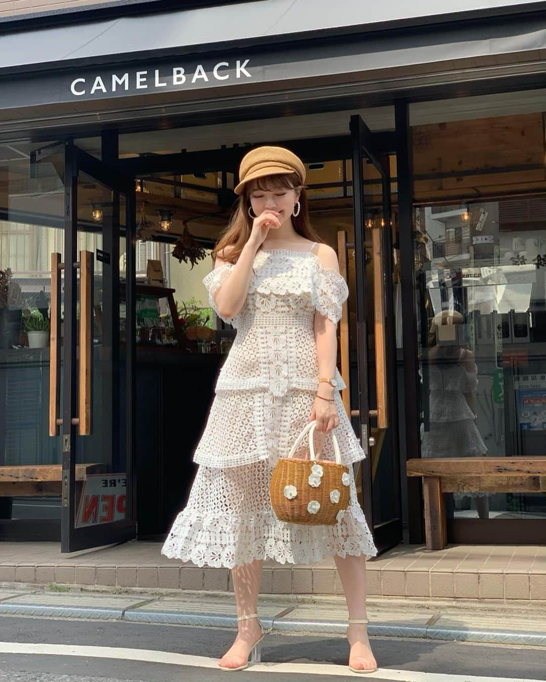 蓼沼綾さんのインスタグラム写真 - (蓼沼綾Instagram)「💐👒🥚🇫🇷🥪 ^_^ O.U.T.F.I.T... @camelback_tokyo は お寿司屋さんの卵焼きを使った サンドウィッチが食べられるお店🥚💕 おしゃれでセンス良くって カフェラテもかなり本格的です🥤💕 ・ 沢山のお問い合わせをいただいているワンピは @selectshop_lumignon のもの💐 ベージュのしっかりとした裏地がついてるので 1枚でも気にせず楽しめます💗 ・ ・ #lumignon #ootd #outfit #codenate #instastyle #fashion #今日のコーデ #レースワンピ #オフショル #サマードレス #インポートファッション #camelback #東京カフェ #東京カフェ巡り」6月6日 19時18分 - tadeaya