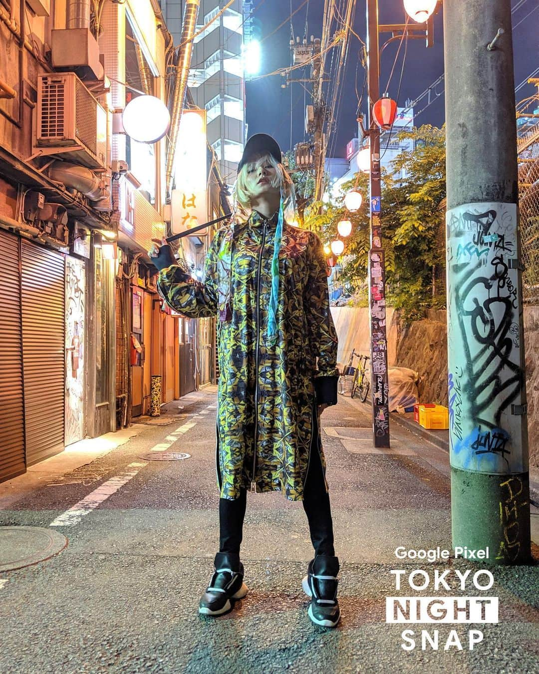 Fashionsnap.comさんのインスタグラム写真 - (Fashionsnap.comInstagram)「【#TOKYONIGHTSNAP IN SHIBUYA】 ネオンで彩られる夜の東京を舞台に、Googleのスマートフォン「Google Pixel」でナイトスナップを敢行📸今週は渋谷編をお届け！  1人目 中川友里 Occupation キャスティング、PR、DJ Outerwear #ACUODbyCHANU Pants #UNIQLO Shoes #adidasbyRickOwens Scarf #GENKOTSUCREATE  2人目 高井香子 Occupation 韓国トレンドライター Jacket #RASPBERRYPIE T-Shirt #Hanes Shoes #k3 Necklace: #RASPBERRYPIE  3人目 Nicola Formichetti Occupation Fashion director / designer Outerwear #vintage Tank top #UNIQLOandALEXANDERWANG Pants #UNIQLO Shoes #footthecoacher  #Pixelで撮影 #夜景モード #pr」6月6日 19時28分 - fashionsnapcom