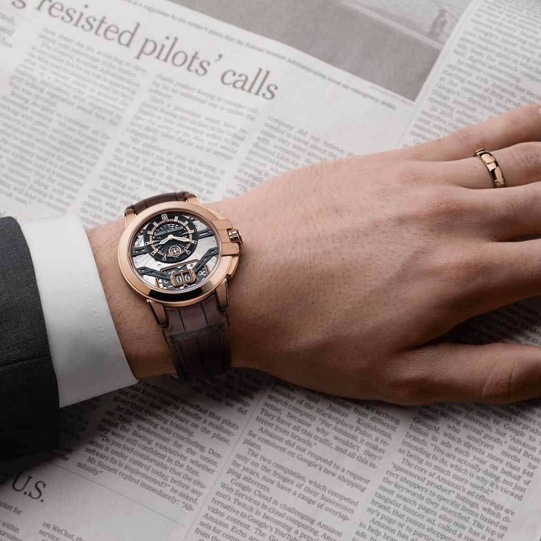 ハリー・ウィンストンさんのインスタグラム写真 - (ハリー・ウィンストンInstagram)「The Ocean Big Date Automatic 42mm #timepiece for the man who's always ahead of the times. Tap the link in bio to discover details. #HarryWinston #FathersDay」6月6日 19時30分 - harrywinston