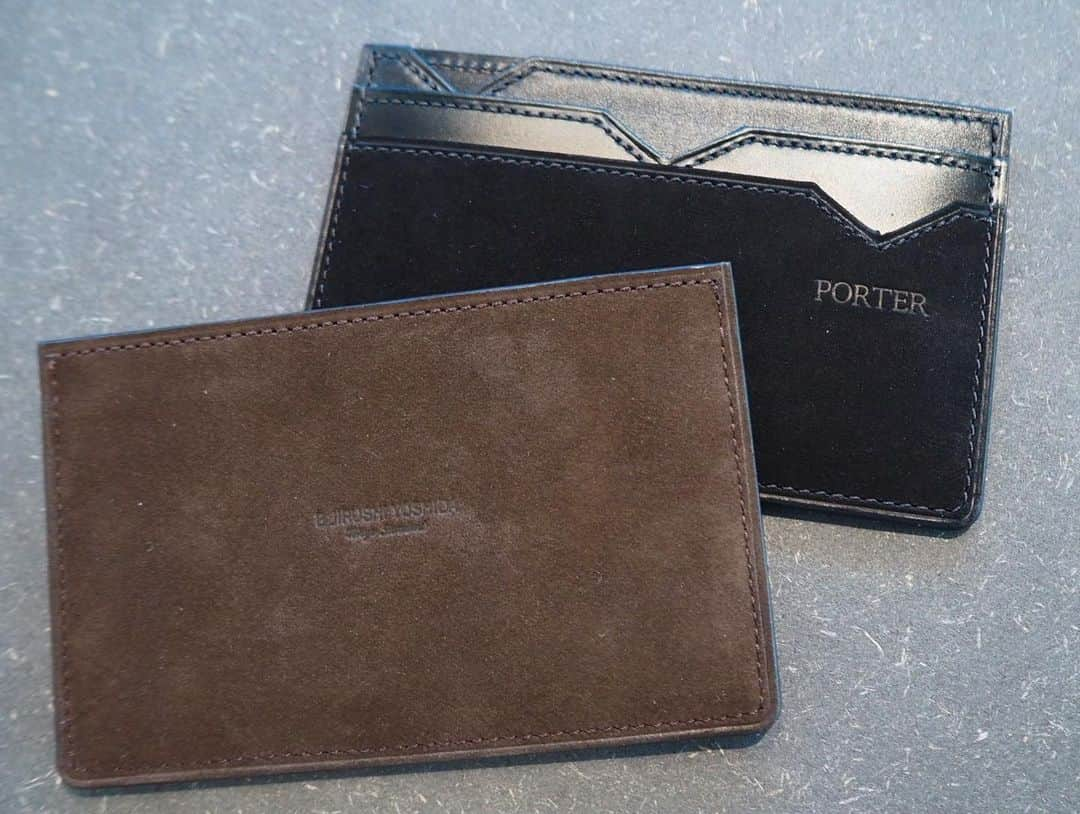 B JIRUSHI YOSHIDAさんのインスタグラム写真 - (B JIRUSHI YOSHIDAInstagram)「【REARRIVAL】 〈PORTER × B印 YOSHIDA〉 “鼎 CARD CASE” ・ 異なる質感のレザーを使用した、クラス感溢れる別注レザーコレクション「鼎（カナエ）」が再入荷しました。 ・ しなやかなカーフ、光沢感に富んだガラスレザー、ぬくもり溢れるヌバックの3種類のレザーを使用しており、シンプルなディテールが素材の魅力をさらに引き立てます。 ・ 手にしたその時から愛着を感じていただける、吉田カバンの伝統と職人技が息づくシリーズです。 ・ COLOR:BLACK, BROWN ¥9,000+TAX  #bjirushiyoshida #B印YOSHIDA #代官山 #daikanyama #TOKYO #BEAMS #ビームス #yoshidakaban #吉田カバン #ポーター  #porter #비지루시요시다 #도쿄 #다이칸야마 #빔스 #빔즈 #포터 #데일리룩 #지갑 #b印yoshidalineup」6月6日 19時40分 - bjirushiyoshida