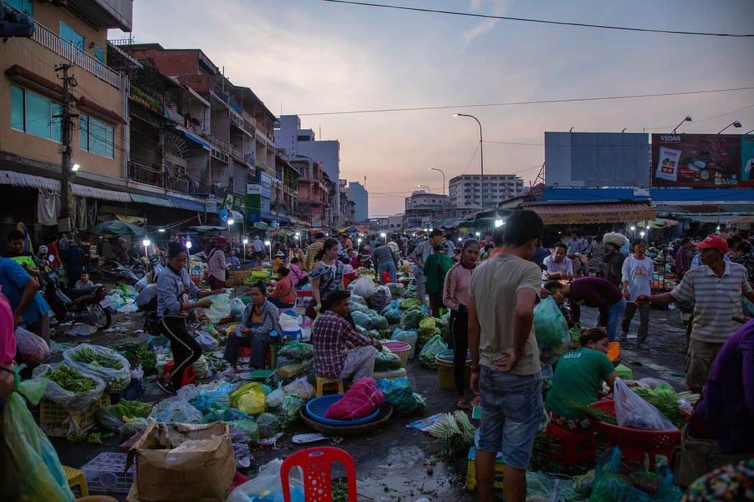Shunsuke Miyatakeのインスタグラム：「A market between Night and Morning.」