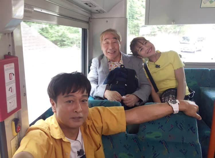 鈴木奈々さんのインスタグラム写真 - (鈴木奈々Instagram)「太川さんと蛭子さんの、 「ローカル路線バス乗り継ぎの旅」に出演中です(^-^) ぜひ見てくれたら嬉しいです♡♡♡ テレビ東京で放送中です！！！ #放送中です  #ローカル路線バス乗り継ぎの旅  #テレビ東京」6月6日 20時04分 - nana_suzuki79