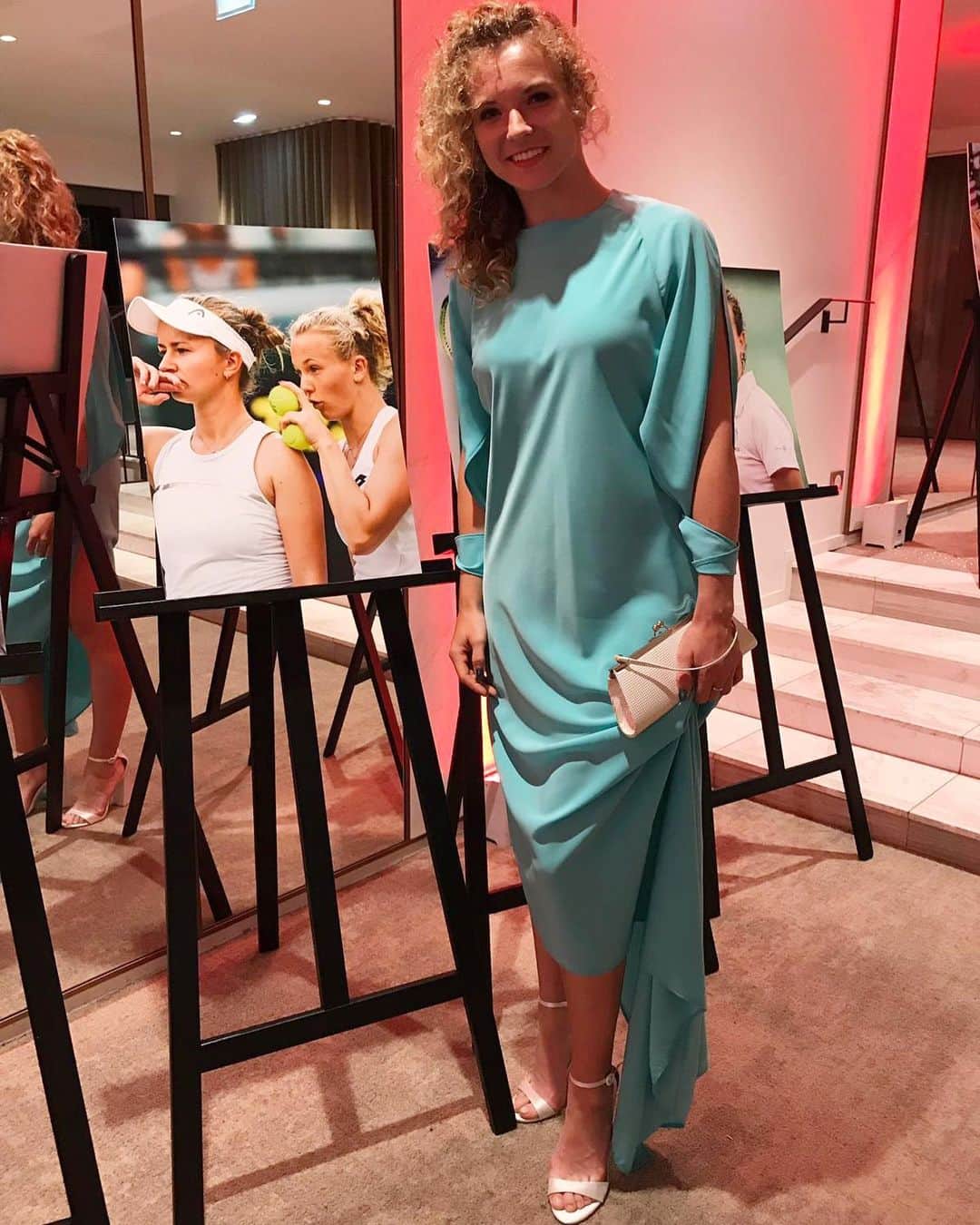 カテリナ・シニアコバさんのインスタグラム写真 - (カテリナ・シニアコバInstagram)「ITF World Champions dinner 💃🏼 Dress by @laysedlakova ☺️🙌🏻」6月6日 20時15分 - siniakovakaterina