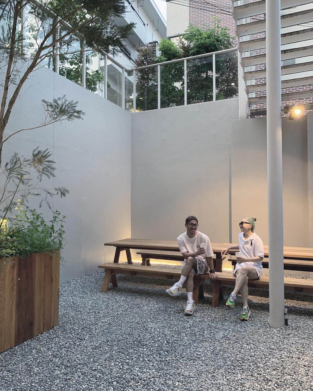岸本佳子さんのインスタグラム写真 - (岸本佳子Instagram)「原宿に大人な良いカフェ発見☕️テラスもあって落ち着く。#cafe #dotcomspacetokyo #tokyo #harajuku」6月6日 20時46分 - yoshico_kishimoto