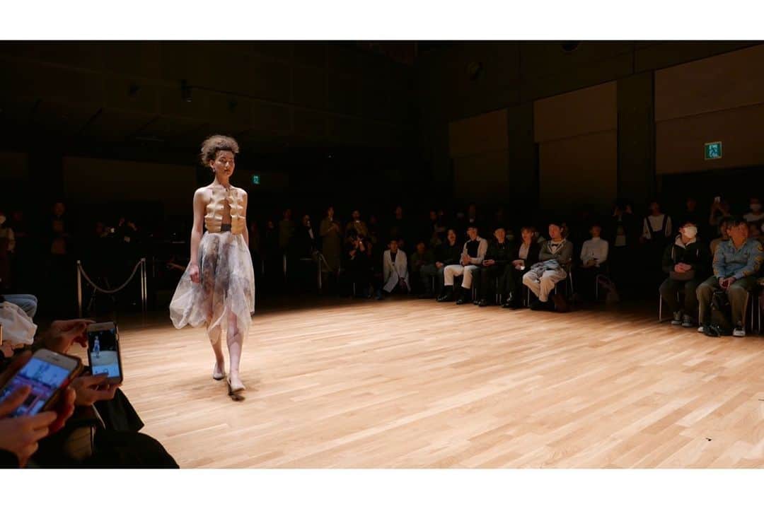 夢子さんのインスタグラム写真 - (夢子Instagram)「. Thank you so much @risako_in_tokyo . #cava #model #tokyo #fashion #中村理彩子  #gunnsmodel #tokyofashion #tokyofashionweek #model #knit #sweater #skirt #東京ファッションウィーク  #デジタルアート #デジタルファブリケーション  #handmadeclothing #runwaymodel」6月6日 20時41分 - yumeko0421