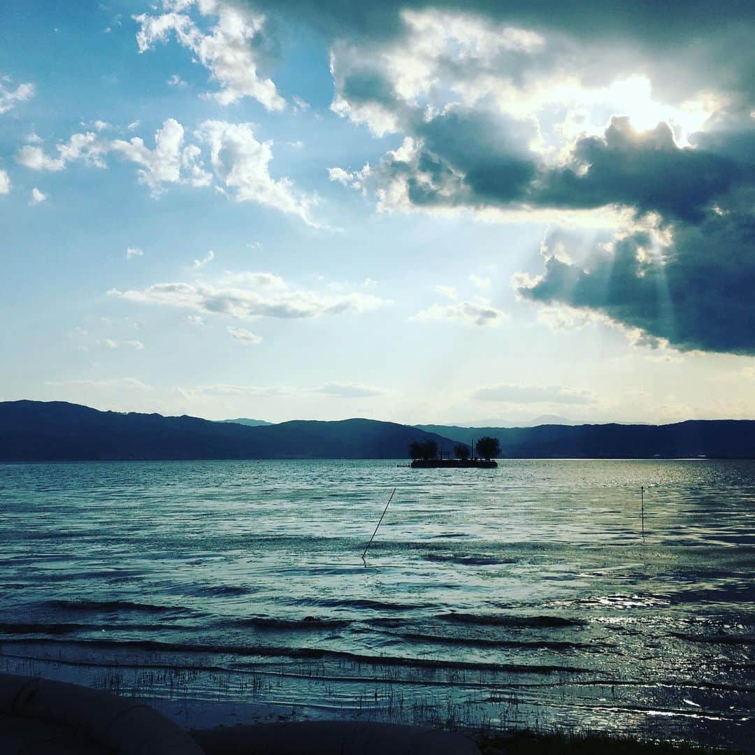 桂かい枝さんのインスタグラム写真 - (桂かい枝Instagram)「空き時間で諏訪湖をグルグル  #キレイ #諏訪湖 #上諏訪温泉」6月6日 20時52分 - kaishikatsura