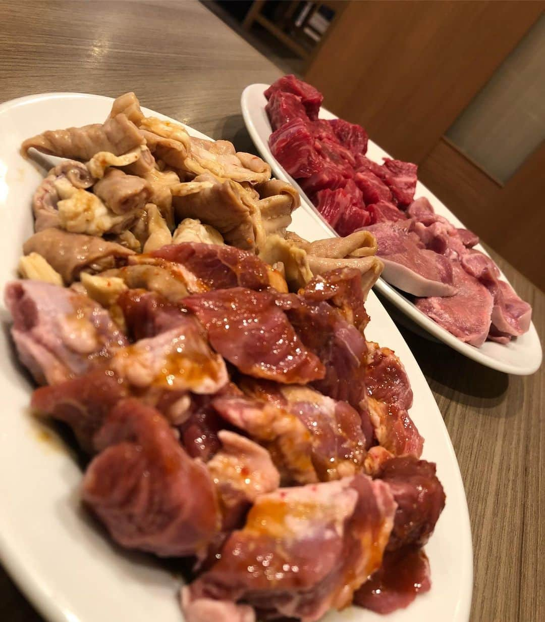 王子谷剛志さんのインスタグラム写真 - (王子谷剛志Instagram)「群馬一発目は焼肉で！！🍖 群馬にいる藤田 @fujistagram512 に連れてってもらいました。 福岡では潤、愛知だったらシゲさんなど地方に行ったら付き人に食の面でお世話になってます。👍 またきます！！ #大川食堂 #大川先生は関係ない #焼肉 #テーマ #わんぱく #コスパ最高 #食との出会い #ジタニ食堂 p.sたくさんの高崎駅周辺の食の情報ありがとうございました！ 明日活用してみます！！💪💪💪」6月6日 20時53分 - takeshiojitani