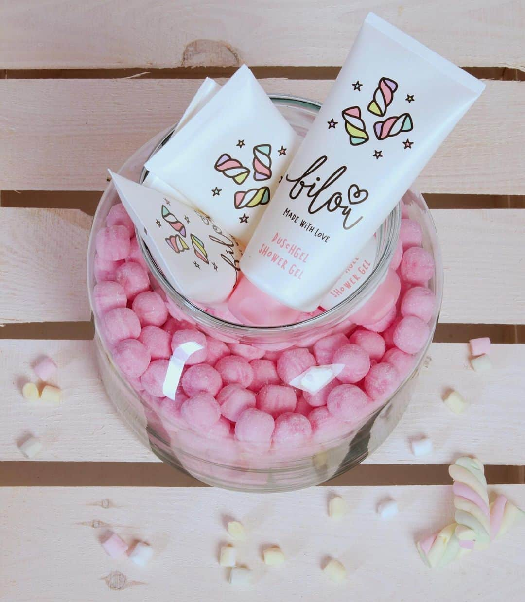 Bibiさんのインスタグラム写真 - (BibiInstagram)「AB JETZT gibt es von #bilou auch Duschgele 😍 „Bloomy Cactus“ & „Chewy Sweets“ - 2 sommerliche Sorten 🥰 Bin so gespannt, was ihr zu dem Produkt & den Gerüchen sagt 🙈 w e r b u n q」6月6日 21時12分 - bibisbeautypalace