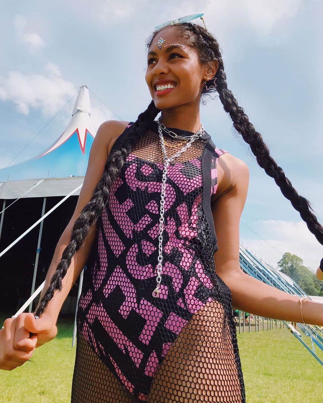ディーゼルのインスタグラム：「@jadepearl__ couldn’t be more ready for Summer #DieselHi5h #Summer19 #dieselbeachwear」