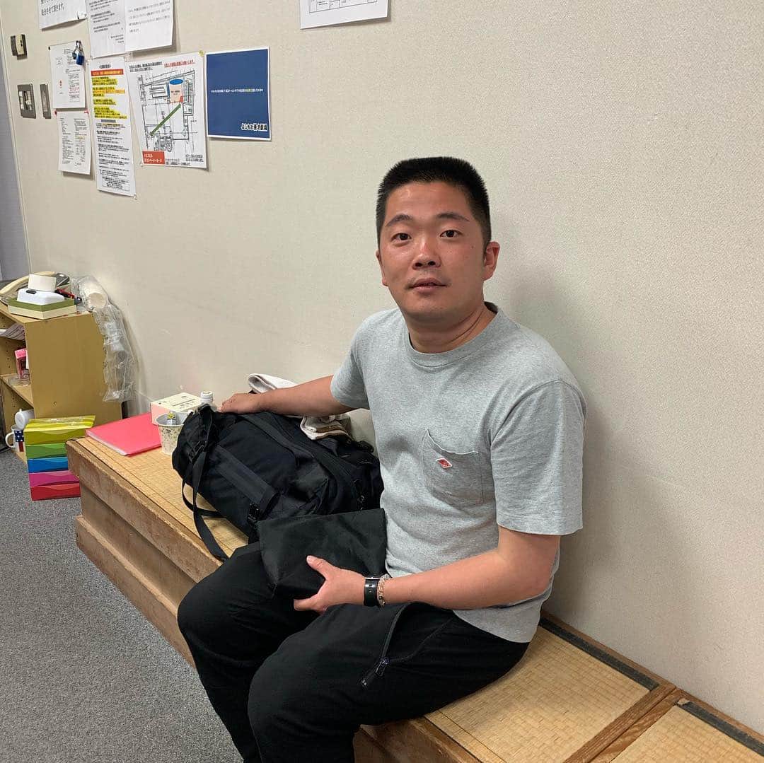 池田真一のインスタグラム：「本日、丸亀じゃんごの安場が楽屋デビューしました！ 皆さんよろしくお願いします！」
