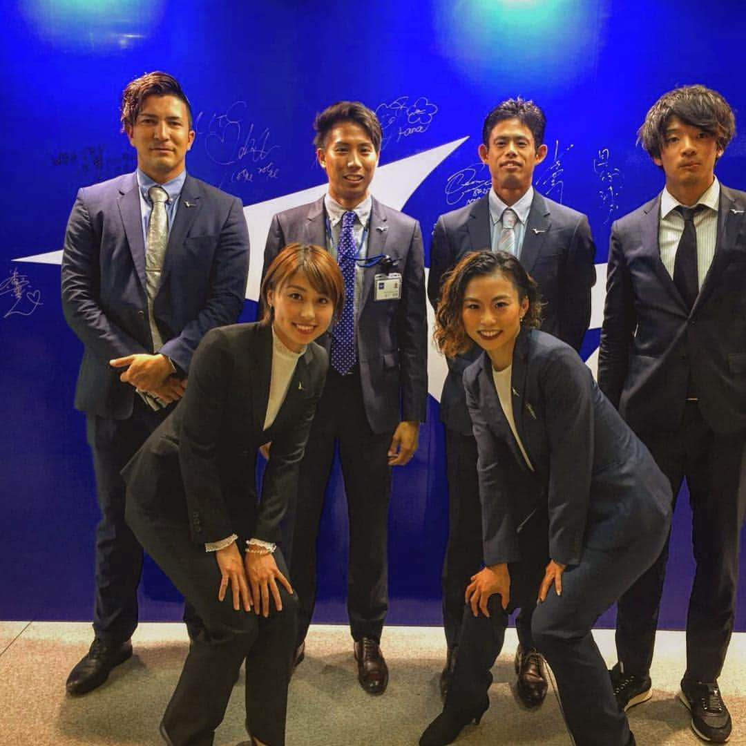 ディーン元気さんのインスタグラム写真 - (ディーン元気Instagram)「MIZUNO2020SS新作展示会。 MIZUNO、かっこええから皆も是非🔥  右肩の後ろに井上尚弥選手 @naoyainoue_410 のサイン、右肩に何か宿ってくれそうです。 ちなみに僕のサインは野澤の右肩後ろ。  #mizuno #mizunofamily  #javelinthrow #lifeisgood」6月6日 22時17分 - roderyyy