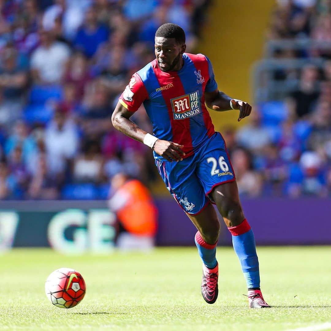 バカリ・サコのインスタグラム：「All good things come to an end... After 4 seasons at @cpfc , the time has come for me to look for a new challenge in my life. I want to thank again, publicly, the club and the people there for all what they did for me during this incredible journey. My teammates, my coaches, the staff... I hope that I've been as good with them that they have been with me. Our history hasn't been easy as I've unfortunatly suffered many setbacks, but for each and every time I've worn our blue and red jersey I did it with pride, and happiness. I want to deeply thank you all guys, at the stadium, in the City or all over the world for supporting me and sending me always Strenght & Love. I will always keep you close to my heart. I also want to thank @wba for the chance they gave me at a difficult stage of my career. I will remember.」