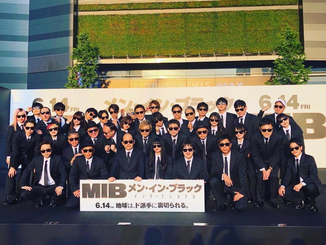 火口秀幸のインスタグラム：「‪沢山の皆様 お越し頂き ありがとうございました‬ ‪みんなで 踊る #今夜はええやん‬ ‪最高ッ  でした 😊 #吉本坂46 #感謝‬」