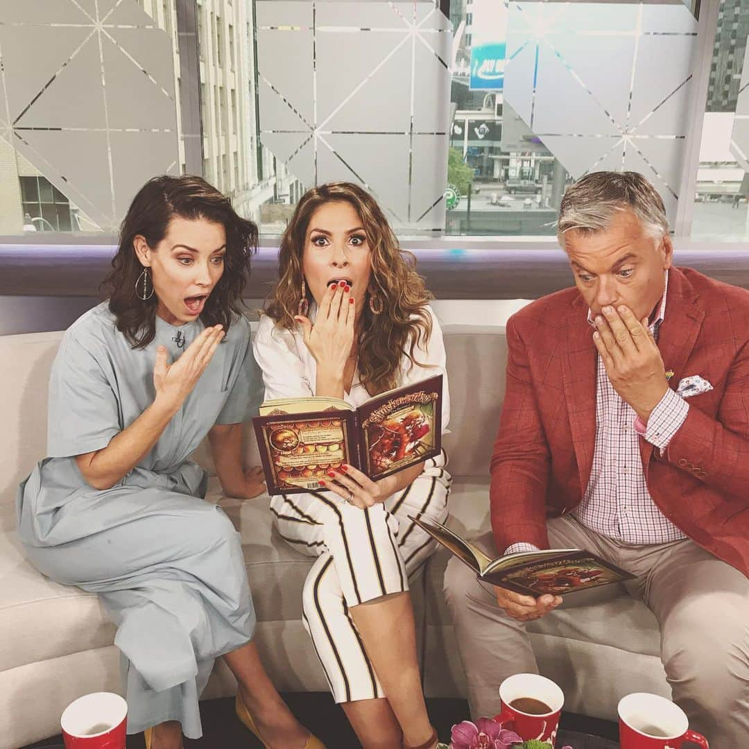 エヴァンジェリン・リリーさんのインスタグラム写真 - (エヴァンジェリン・リリーInstagram)「*gasp! Says we. . #thedemiseofselmathespoiled @bttoronto  @thesquickerwonkers #evangelinelilly」6月6日 22時59分 - evangelinelillyofficial