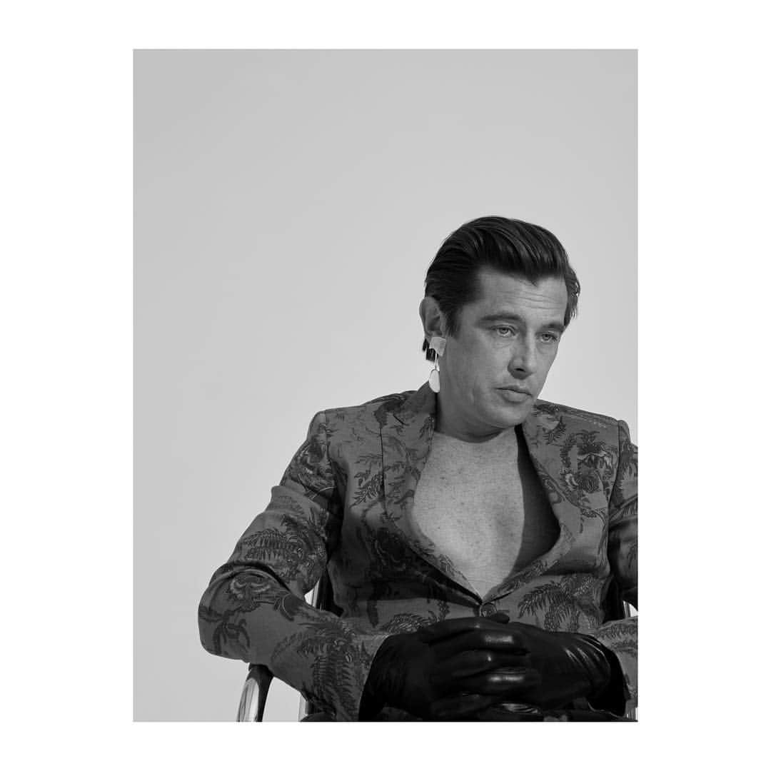 ZOO Magazineさんのインスタグラム写真 - (ZOO MagazineInstagram)「Mr. Standfast. Werner Schreyer photographed by Nagi Sakai and styled by Ye Young Kim for ZOO NO. 63, Summer Issue. Out now! ♚ ⁣⠀⠀ ___⁣⠀⠀ #zoomagazine #nagisakai #yeyoungkim #summerissue #fashion #photographer #wernerschreyer #Etro #deCosmi #davidcasavantarchive #style #instafashion #magazine #photography #editorial #model #beauty」6月6日 23時03分 - zoomagazine