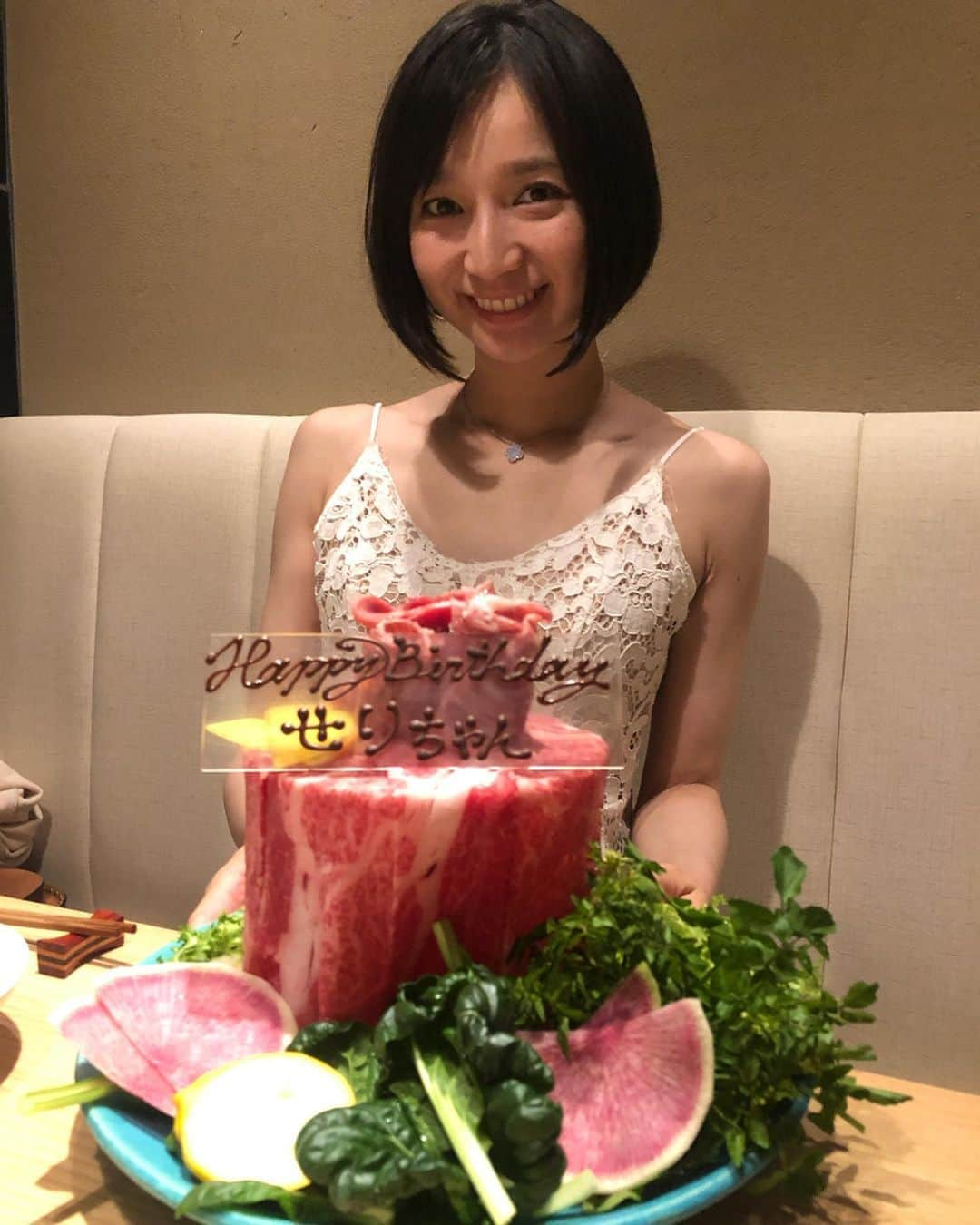 芹那さんのインスタグラム写真 - (芹那Instagram)「お肉ケーキ🎂💓♥️ ひなちゃんと🥓デート🥰 ありがとう❣️ iPhoneケースは @lifeinnina のオーダーできるの💓💓💓 まぁるい虹🌈みたよ😊 #iPhoneカメラ」6月6日 23時21分 - serinaofficial