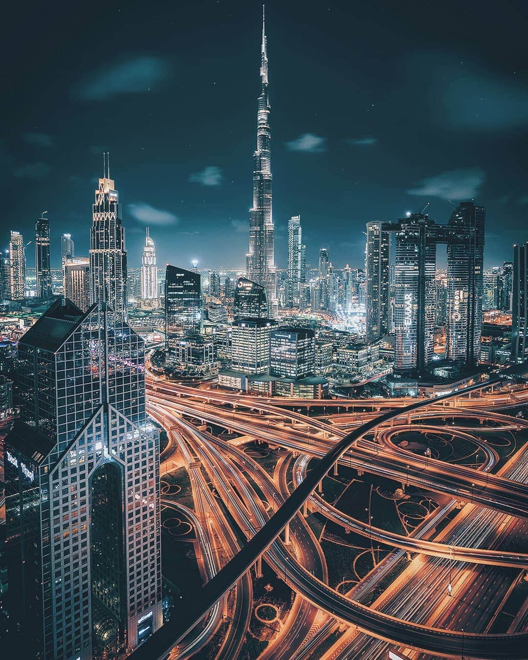 Berlin Tokyoさんのインスタグラム写真 - (Berlin TokyoInstagram)「Dubai night. . TBT . . 📍@shangrila_dubai,  #Dubai . #meandtheviewat42」6月6日 23時26分 - tokio_kid
