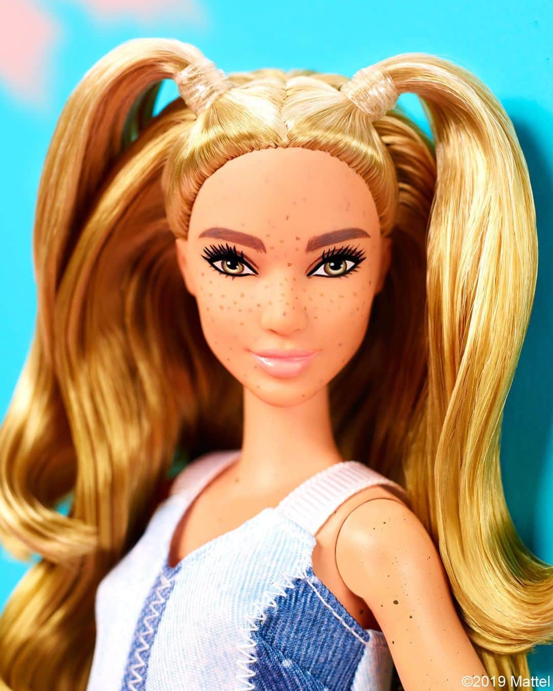 バービーさんのインスタグラム写真 - (バービーInstagram)「Everything’s fine with a bit of sunshine! ☀️ #Barbie #Fashionistas」6月6日 23時34分 - barbie
