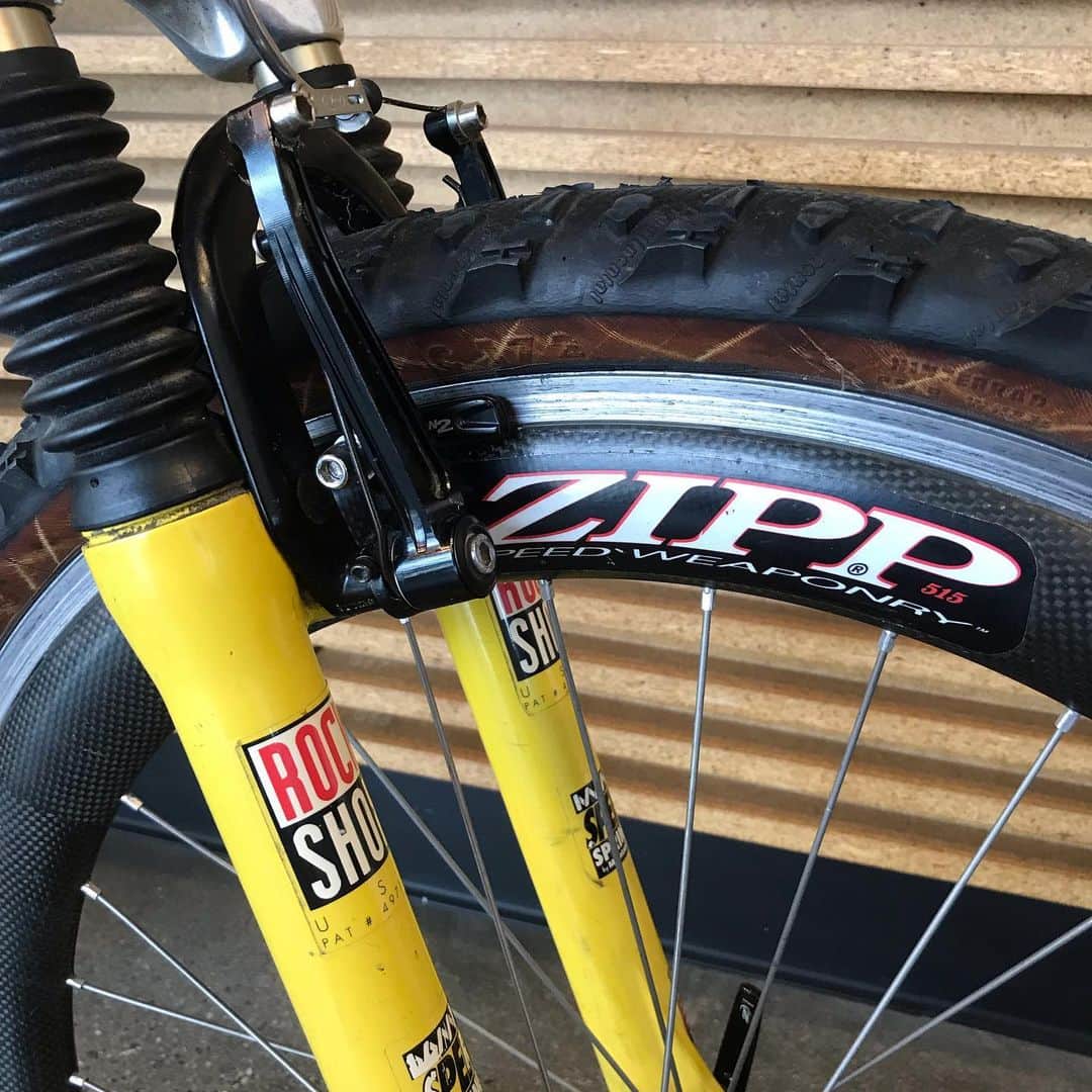 Zipp Speed Weaponryさんのインスタグラム写真 - (Zipp Speed WeaponryInstagram)「It’s New School and Old School for today’s #tbt... today our hottest new product is the #ZippSpeed #3ZeroMoto enduro wheel. In the mid-1990s, Zipp manufactures this carbon MTB wheelset. #throwbackthursday #mtb #makingyoufaster」6月6日 23時36分 - zippspeed