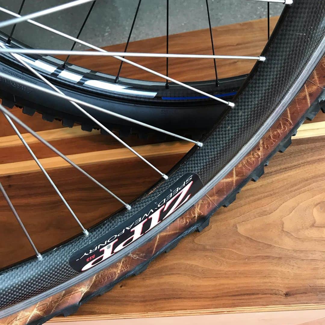 Zipp Speed Weaponryさんのインスタグラム写真 - (Zipp Speed WeaponryInstagram)「It’s New School and Old School for today’s #tbt... today our hottest new product is the #ZippSpeed #3ZeroMoto enduro wheel. In the mid-1990s, Zipp manufactures this carbon MTB wheelset. #throwbackthursday #mtb #makingyoufaster」6月6日 23時36分 - zippspeed