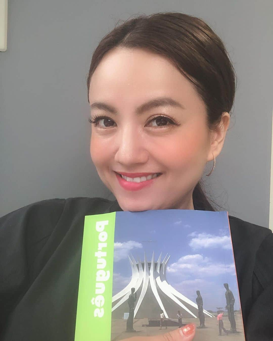 松澤由美さんのインスタグラム写真 - (松澤由美Instagram)「Bom dia^ - ^ まだポルトガル語は宇宙語ですw （╹◡╹） #singerlife #brazil #anisong #yumimatsuzawa #portugal #ポルトガル語 #ポルトガル語勉強中 #宇宙語」6月7日 10時37分 - yumimatsuzawa