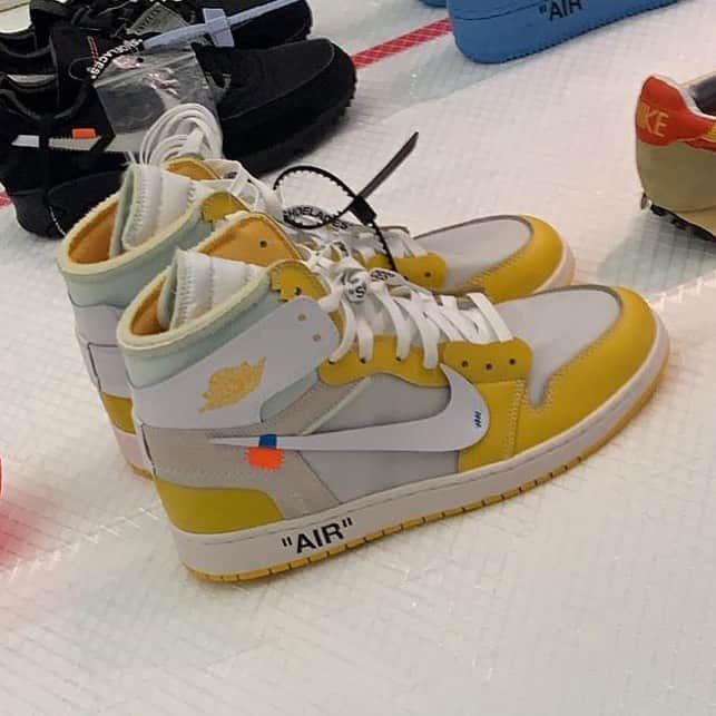 Sneaker Newsさんのインスタグラム写真 - (Sneaker NewsInstagram)「Off-White x Air Jordan 1 sample in yellow spotted at MCA Chicago 📸: @easyotabor」6月7日 10時35分 - sneakernews