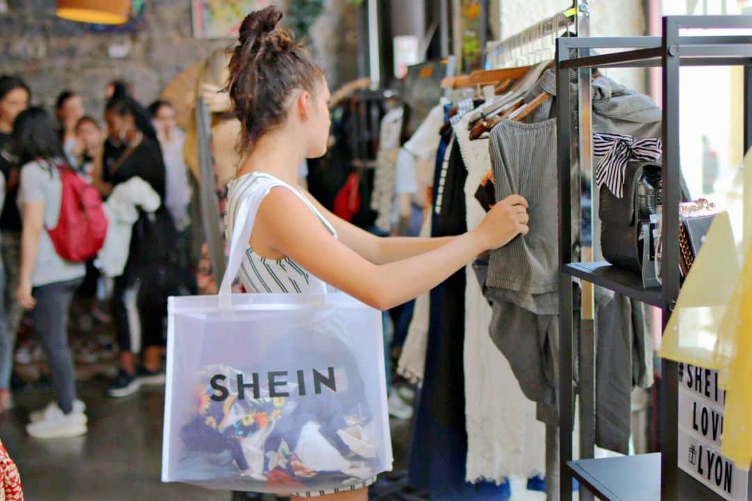 SHEINさんのインスタグラム写真 - (SHEINInstagram)「💗LYON💗 !!! Let's enter and try our new summer collection. We're here for 4 working days only.#SHEINlovesLYON #MeetSHEIN 📍 Address: SOFFFA Guillotière, 27 rue Cavenne, 69007 Lyon ⏳Opening hours: June 4th and 8th from 11am to 7pm」6月7日 9時12分 - sheinofficial