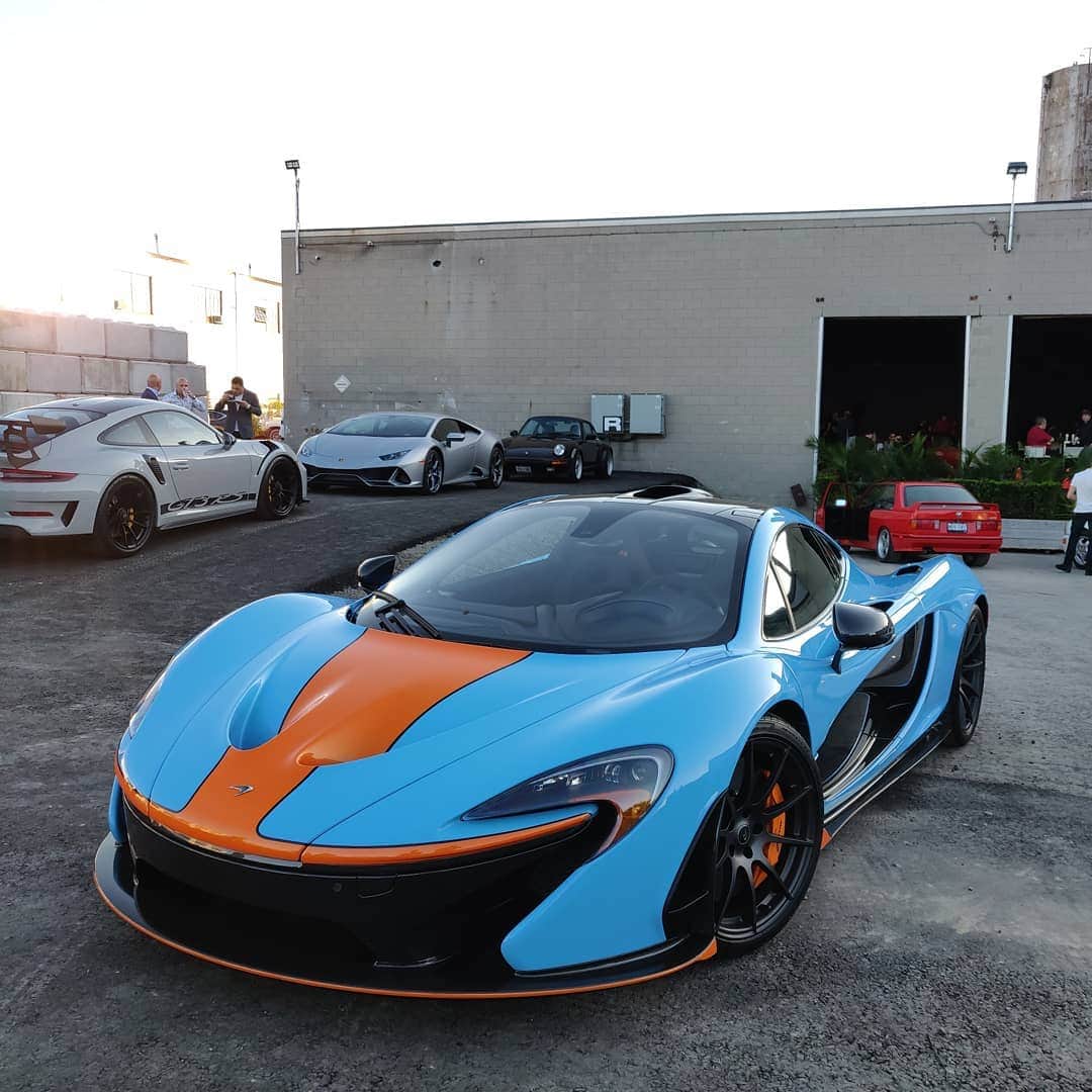 CarsWithoutLimitsさんのインスタグラム写真 - (CarsWithoutLimitsInstagram)「Gulf #McLaren #P1 over at the Grand opening of @rclubcars  Photo @shaw416  #CarsWithoutLimits #Toronto #RClub」6月7日 9時31分 - carswithoutlimits