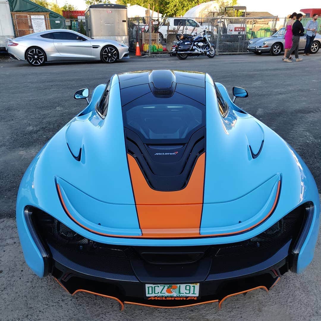 CarsWithoutLimitsさんのインスタグラム写真 - (CarsWithoutLimitsInstagram)「Gulf #McLaren #P1 over at the Grand opening of @rclubcars  Photo @shaw416  #CarsWithoutLimits #Toronto #RClub」6月7日 9時31分 - carswithoutlimits