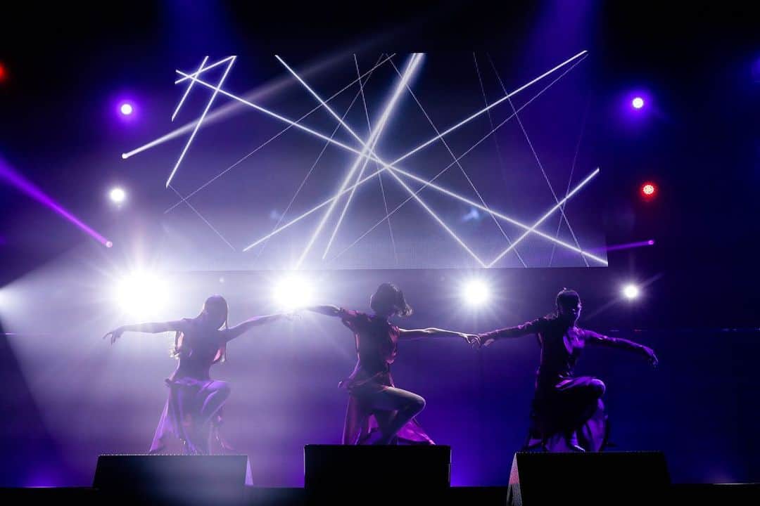 Perfumeさんのインスタグラム写真 - (PerfumeInstagram)「More from Amuse Fes 2019! #AmuseFes2019 #prfm #tbt  Photo by: 上山陽介, 石原汰一, 山川哲矢」6月7日 9時33分 - prfm_official