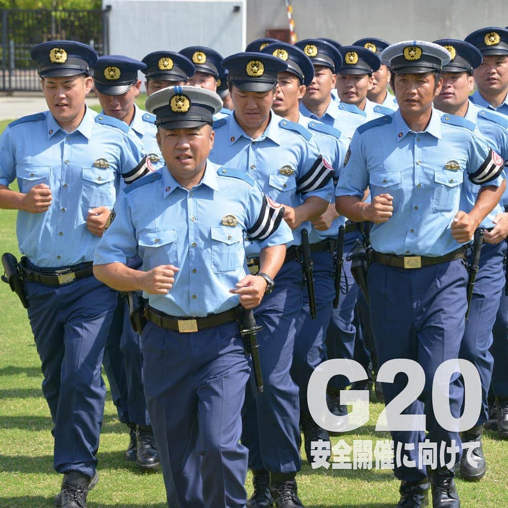 大阪府警察さんのインスタグラム写真 - (大阪府警察Instagram)「【組織一丸で安全開催を目指すG20大阪サミット警備にご協力を！】 『府警ラグビー部、G20大阪サミット警備に向け始動！』 G20大阪サミット警備の完遂という“トライ”に向け、府警ラグビー部が動き始めました。 大阪府警は、警備に従事する全ての関係者とスクラムを組み、府民の安全を守り抜きます。  #大阪府警察公式#G20大阪サミット#府警ラグビー部#スクラム#トライ」6月7日 9時55分 - fukei_koho