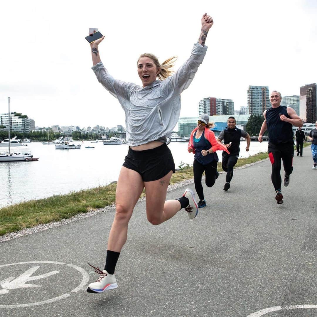 lululemonさんのインスタグラム写真 - (lululemonInstagram)「High fives all around—the world. Yesterday, 50,000 of you came together to clock 425,525 kilometres. Whether it was for the workout, the connection, the post-race beers or the @Strava badge, what really matters is that you got out there. Let’s not wait until the next #GlobalRunningDay to do it again. Join the club and let’s keep the good times runnin’—link in bio.」6月7日 10時09分 - lululemon
