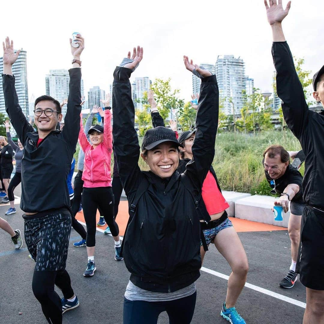 lululemonさんのインスタグラム写真 - (lululemonInstagram)「High fives all around—the world. Yesterday, 50,000 of you came together to clock 425,525 kilometres. Whether it was for the workout, the connection, the post-race beers or the @Strava badge, what really matters is that you got out there. Let’s not wait until the next #GlobalRunningDay to do it again. Join the club and let’s keep the good times runnin’—link in bio.」6月7日 10時09分 - lululemon