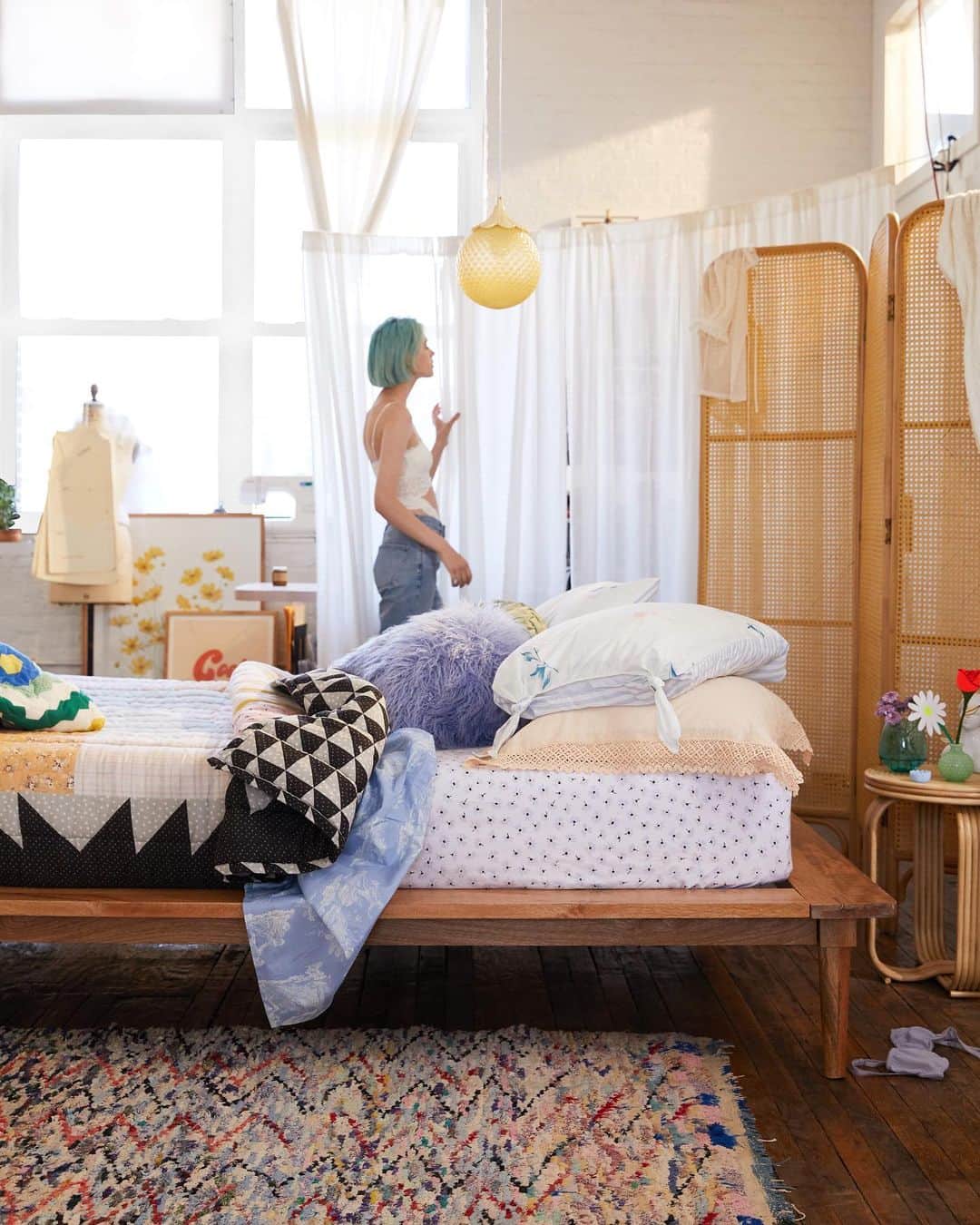 Urban Outfittersさんのインスタグラム写真 - (Urban OutfittersInstagram)「Your daily dose of apartment goals via @UrbanOutfittersHome. #UOHome」6月7日 1時36分 - urbanoutfitters