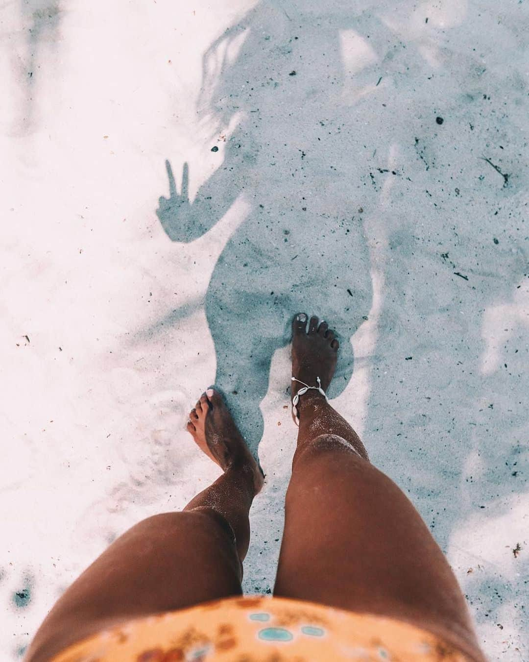 PAUL HEWITTさんのインスタグラム写真 - (PAUL HEWITTInstagram)「Dreams are made of sand and sun! ☀️✌️⚓️ (photo @saltyluxe) #getAnchored #paulhewitt __ #sand #toes #beachdays #peace #shadow #sun #sunisup #oceanlover #surfing #maritimedesign #qualitytime #womensinspiration #beachlove」6月7日 1時36分 - paul_hewitt