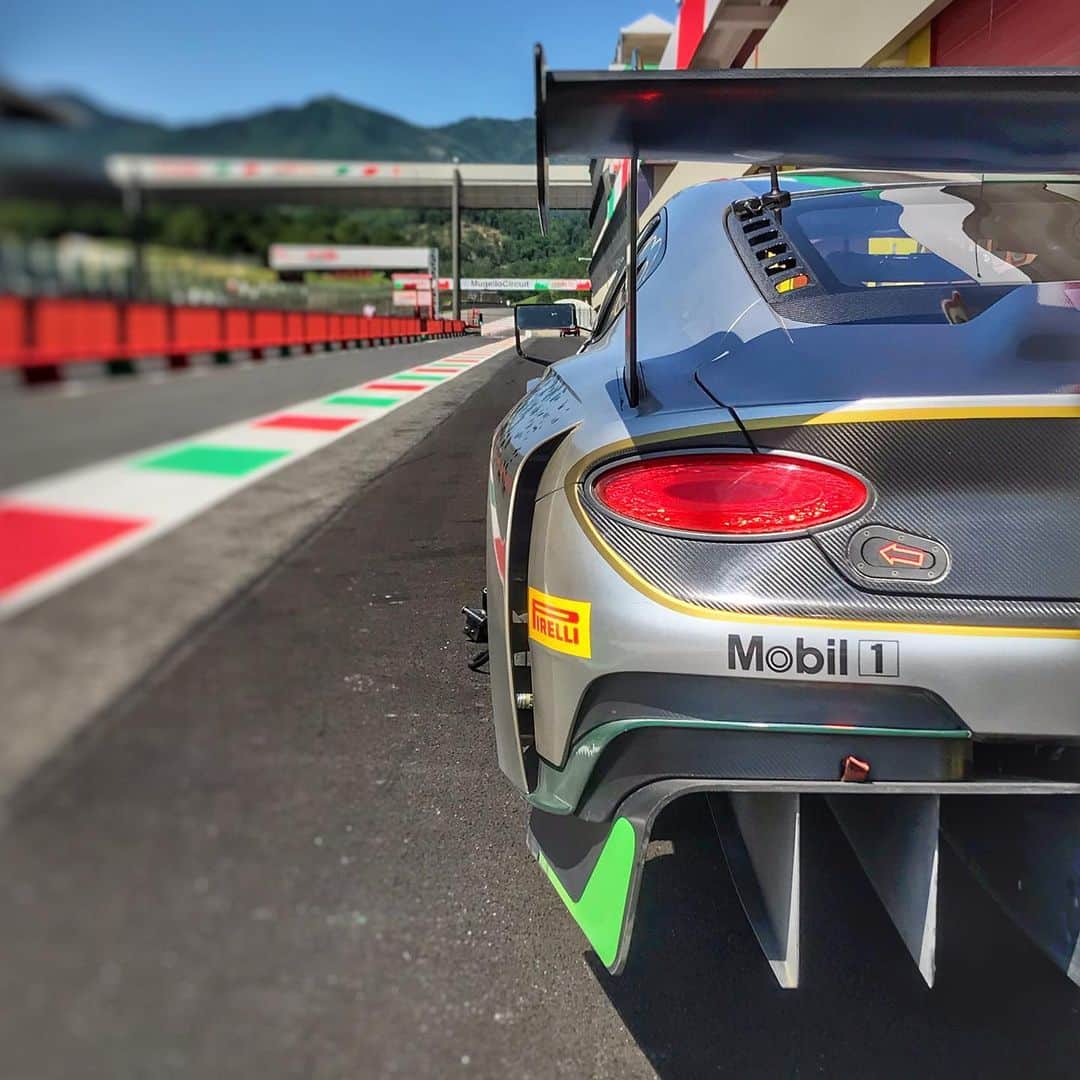 のインスタグラム：「Good to be back in the @bentleyracingofficial for some testing. Another step forward in prep for the BIG @total24hoursofspa took me a while bring my head up to speed in such a delicate moment but nothing better than pushing yourself and get busy on track. #BringTheThunder」