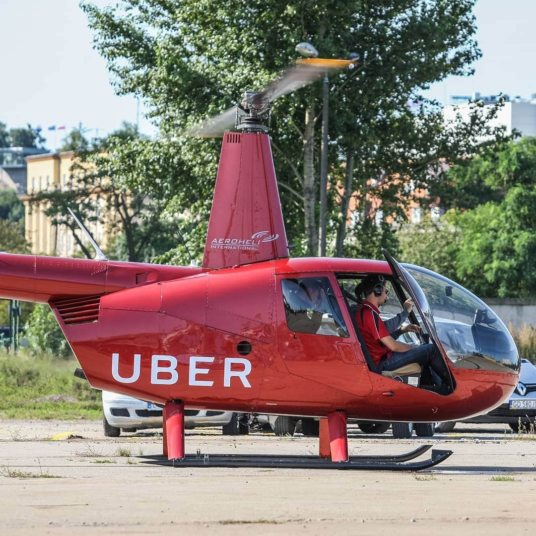 HYPEBEASTさんのインスタグラム写真 - (HYPEBEASTInstagram)「#hypebeasttech: Starting this summer @uber will be introducing Uber Copter. Uber Copter is a helicopter service that'll be available to New York residents who are also Uber Reward members of Platinum or Diamond status. Trips will run between an area near the Staten Island Ferry and Kennedy Airport. The average ride ranges from $200 -$225 USD. Photo: Michal Fludra/NurPhoto via Getty Images」6月7日 1時38分 - hypebeast