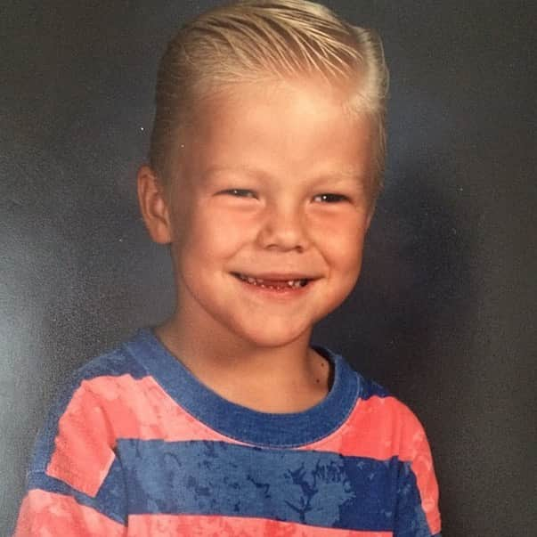 デレク・ハフさんのインスタグラム写真 - (デレク・ハフInstagram)「#tbt I’ve been looking for that shirt. Also that hair is 👌🏼 Teeth: “BRB” (Be right back)」6月7日 1時40分 - derekhough