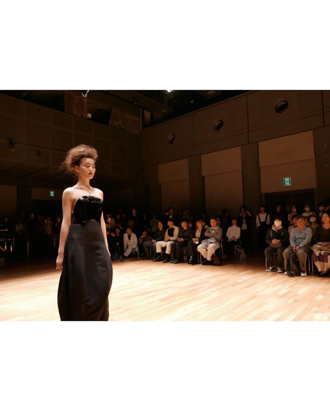 夢子さんのインスタグラム写真 - (夢子Instagram)「. Thank you so much @risako_in_tokyo . #cava #model #tokyo #fashion #中村理彩子  #gunnsmodel #tokyofashion #tokyofashionweek #model #knit #sweater #skirt #東京ファッションウィーク  #デジタルアート #デジタルファブリケーション  #handmadeclothing #runwaymodel」6月7日 1時46分 - yumeko0421