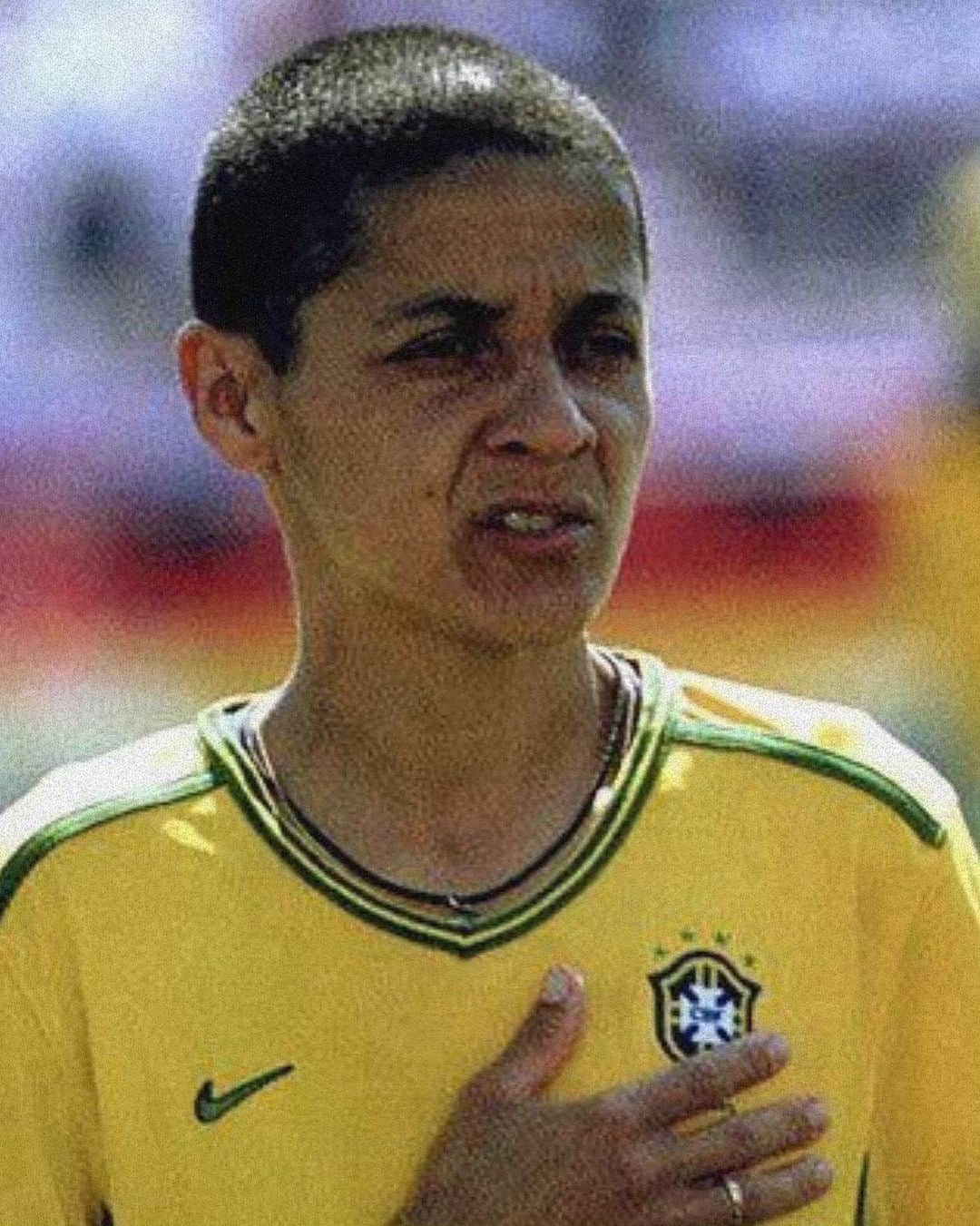 Bruno Gissoniさんのインスタグラム写真 - (Bruno GissoniInstagram)「Sissi - a maior jogadora do Brasil antes da Marta. – Peguei minha boneca e arranquei a cabeça. Foi assim que comecei a dar meus primeiros pontapés. Porque futebol feminino era proibido. Foram vários sacrifícios. Mas sempre fui persistente – lembrou a ex-jogadora.  Hoje é treinadora nos EUA, onde é considerada uma lenda do futebol feminino , lá , não aqui.」6月7日 1時58分 - brunogissoni