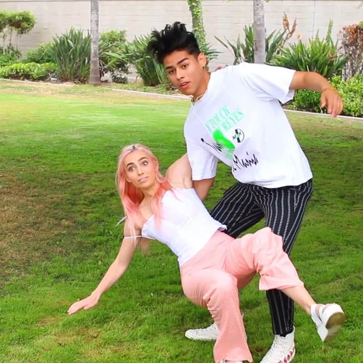 Brent Riveraのインスタグラム：「The friend that can’t get over their Ex..😫😂 @lexihensler @andrewdavila_ TAG A FRIEND😂」