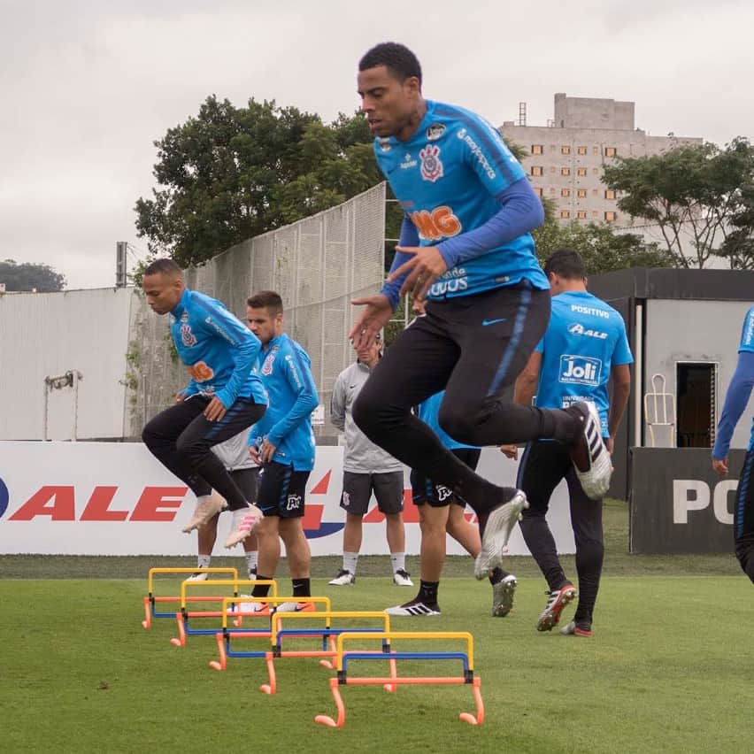 コリンチャンスさんのインスタグラム写真 - (コリンチャンスInstagram)「O Timão se prepara para mais um desafio pelo @brasileirao, contra o Cruzeiro, no próximo sábado (08)! Confira algumas fotos do treino dessa manhã, no CT Dr. Joaquim Grava.⠀ ⠀ 📷 Daniel Augusto Jr/Ag. Corinthians⠀ ⠀ #VaiCorinthians #Corinthianismo #FielAtéoFim #MeuBMG #NãoÉSóPatrocínio #TimeDoPovo #Corinthians #Timão #CorinthiansTV #FielTorcedor #AFielÉFoda #UmSoCorinthians #NikeFutebol #Joli #EstrellaGalicia #UniversidadeBrasilOficial #ÉPositivo #CorinthiansÉPositivo #LoucoPotyCorinthians #PostosALE#ALEnoTimão #TODOSportiCorinthians #CartãodeTODOSCorinthians #TODOSpeloTimão」6月7日 3時05分 - corinthians