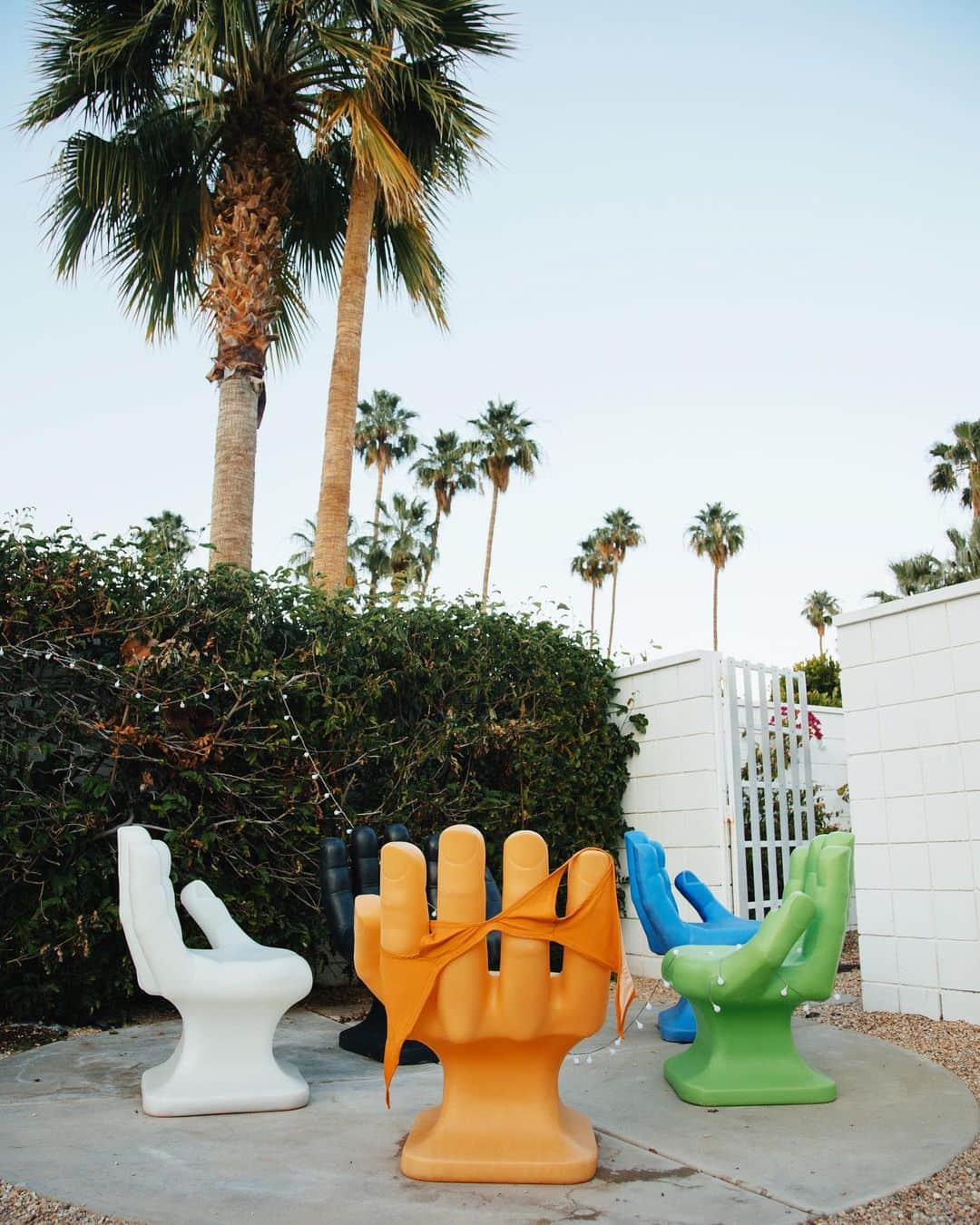 ローレン·ランドルフのインスタグラム：「🤚👙🌴 #yayaudrey」