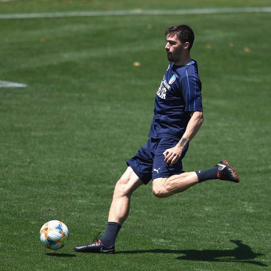 アレッシオ・ロマニョーリのインスタグラム：「#coverciano #training #nazionale #azzurri #euro2020 🇮🇹 @azzurri」