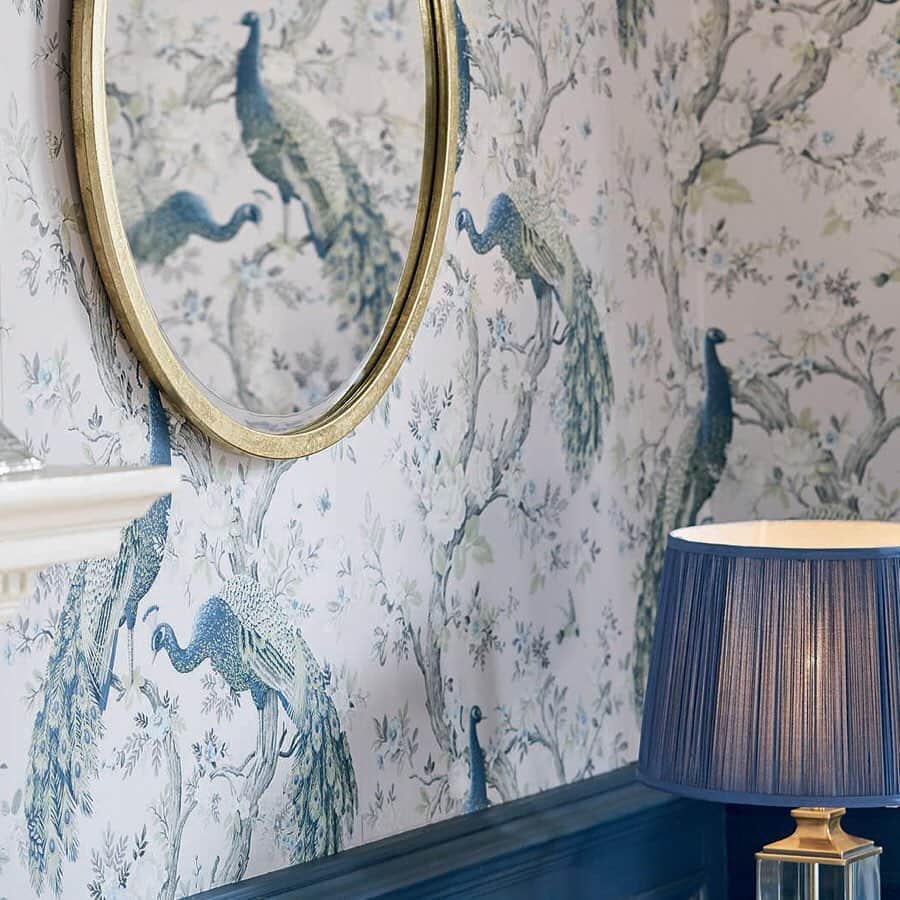 ローラアシュレイのインスタグラム：「Our Belvedere wallpaper is a 5 ⭐️ rated customer favourite: "The wallpaper is a dream to use and easy to put up. Love the pattern and would recommend it." This glamorous print is now available in three different colours - Midnight Blue, Soft Truffle and the all new Duck Egg. Which shade is your favourite? ⬅ swipe」
