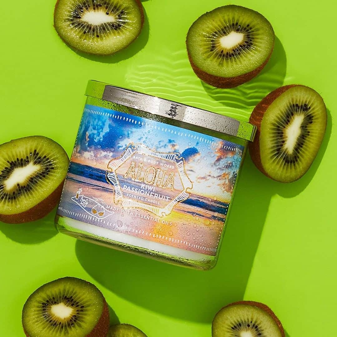 Bath & Body Worksさんのインスタグラム写真 - (Bath & Body WorksInstagram)「Smells like Summer ☀️ Drop a 🥝 if Aloha Kiwi Passionfruit is your favorite Summer fragrance!」6月7日 4時00分 - bathandbodyworks