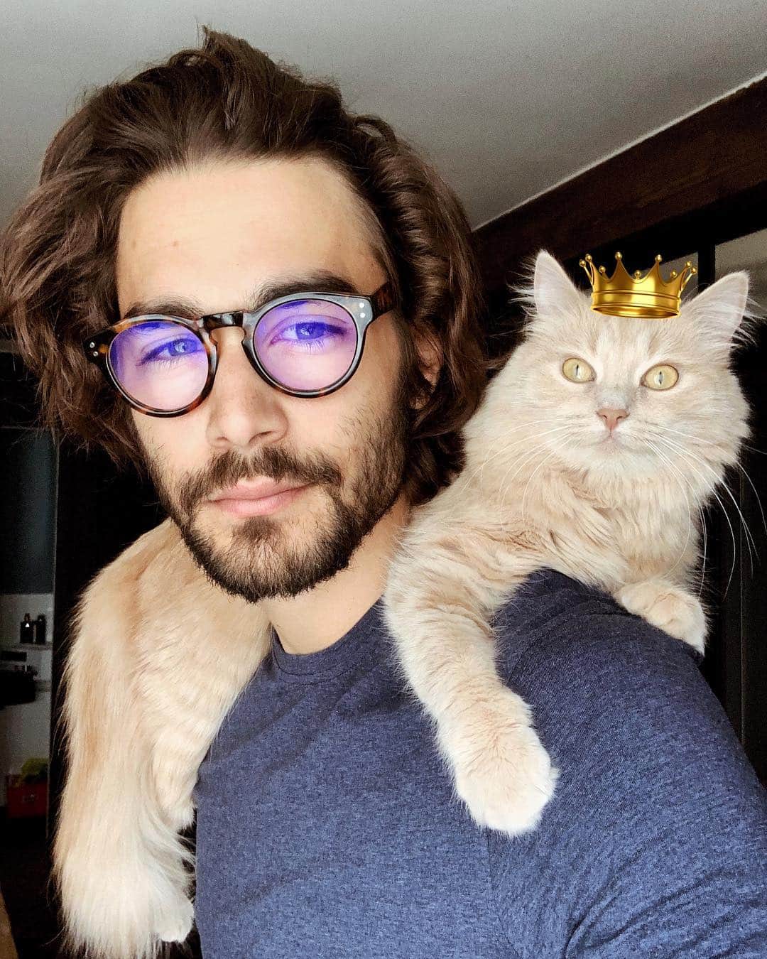 NICOLAS SIMOESのインスタグラム：「Celebrating this little one birthday today 😻」