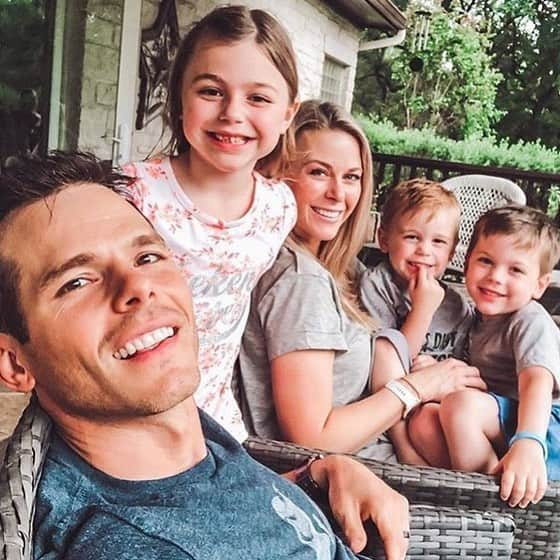 Just Jaredさんのインスタグラム写真 - (Just JaredInstagram)「Our thoughts are with country singer @grangersmith’s family after the death of their son River, 3, in a tragic accident. Tap this pic in the LINK IN BIO to read Granger’s statement. RIP.  #GrangerSmith Photo: repost @grangersmith」6月7日 4時10分 - justjared