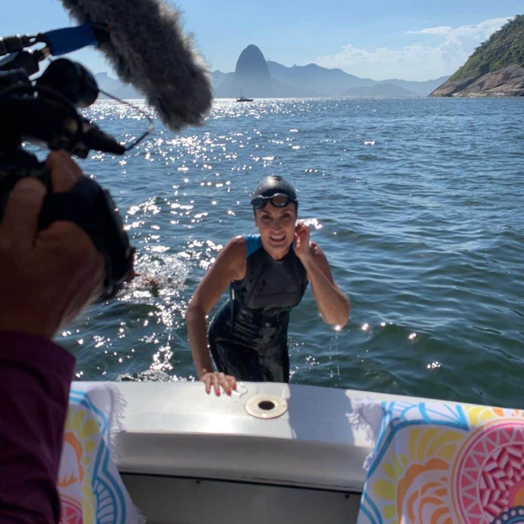 ファチマ・ベルナルデスのインスタグラム：「Como é bom superar nossos limites. Já estou preparando um novo desafio para o quadro #nuncafiz. E vc, já escolheu o que fazer de diferente esse ano? Ainda dá tempo. #TBT」